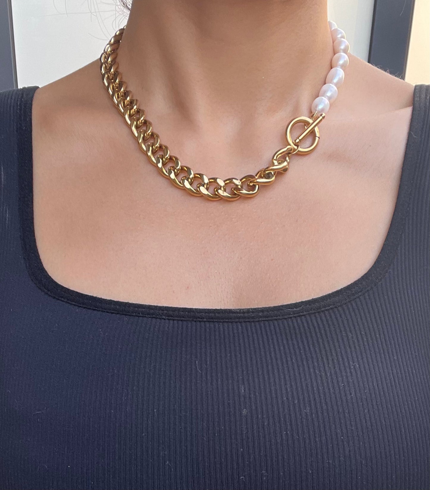 Elva Pearl & Chain Necklace